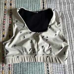 Oiselle Flyout Bra white flying bird print size 8